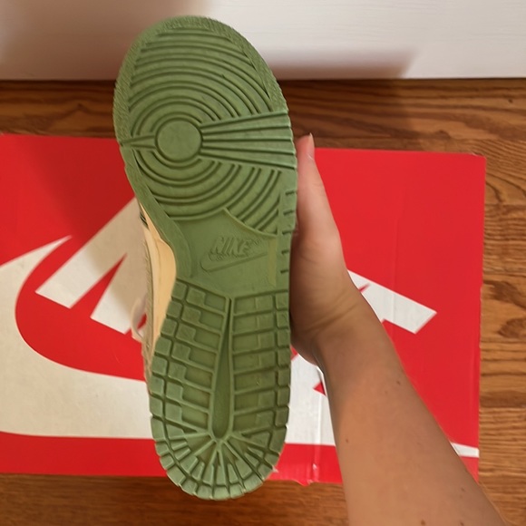 Nike Women’s Dunk Hi 1985 - Picture 10 of 10